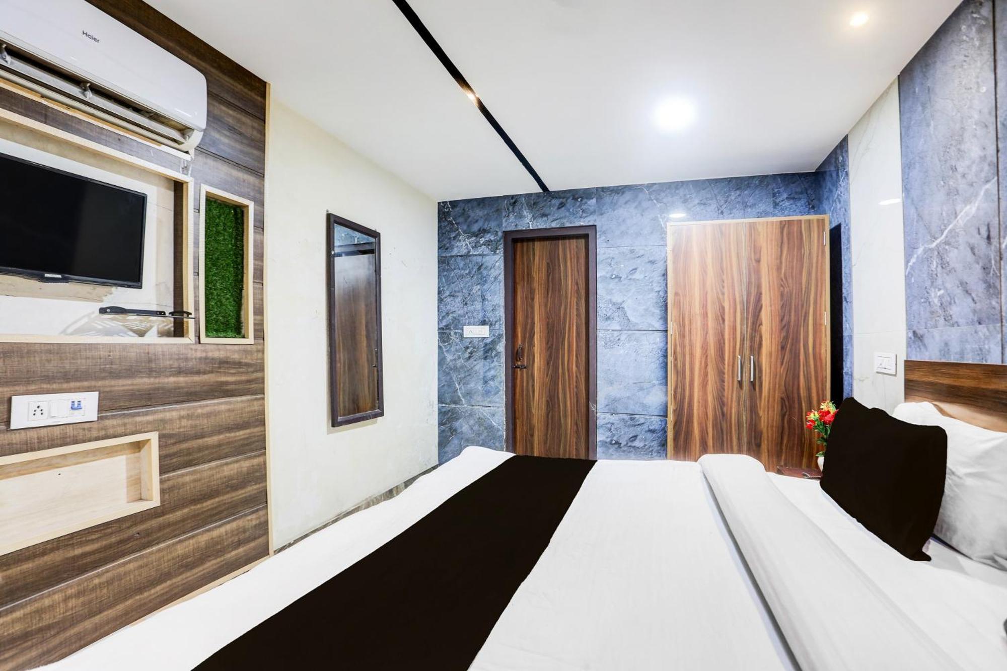 Super Townhouse Haibowal Chowk Ludhiana Luaran gambar
