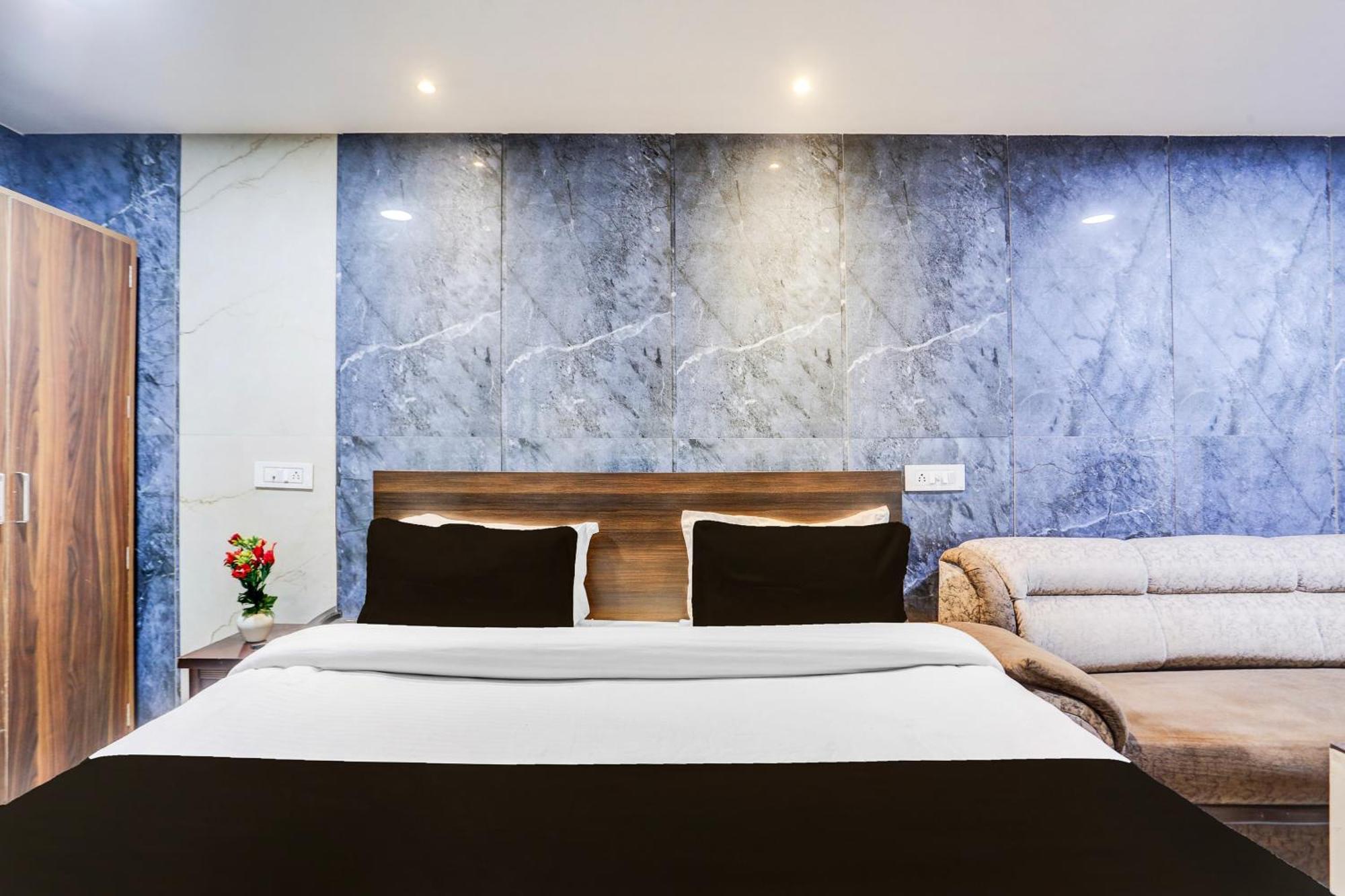 Super Townhouse Haibowal Chowk Ludhiana Luaran gambar