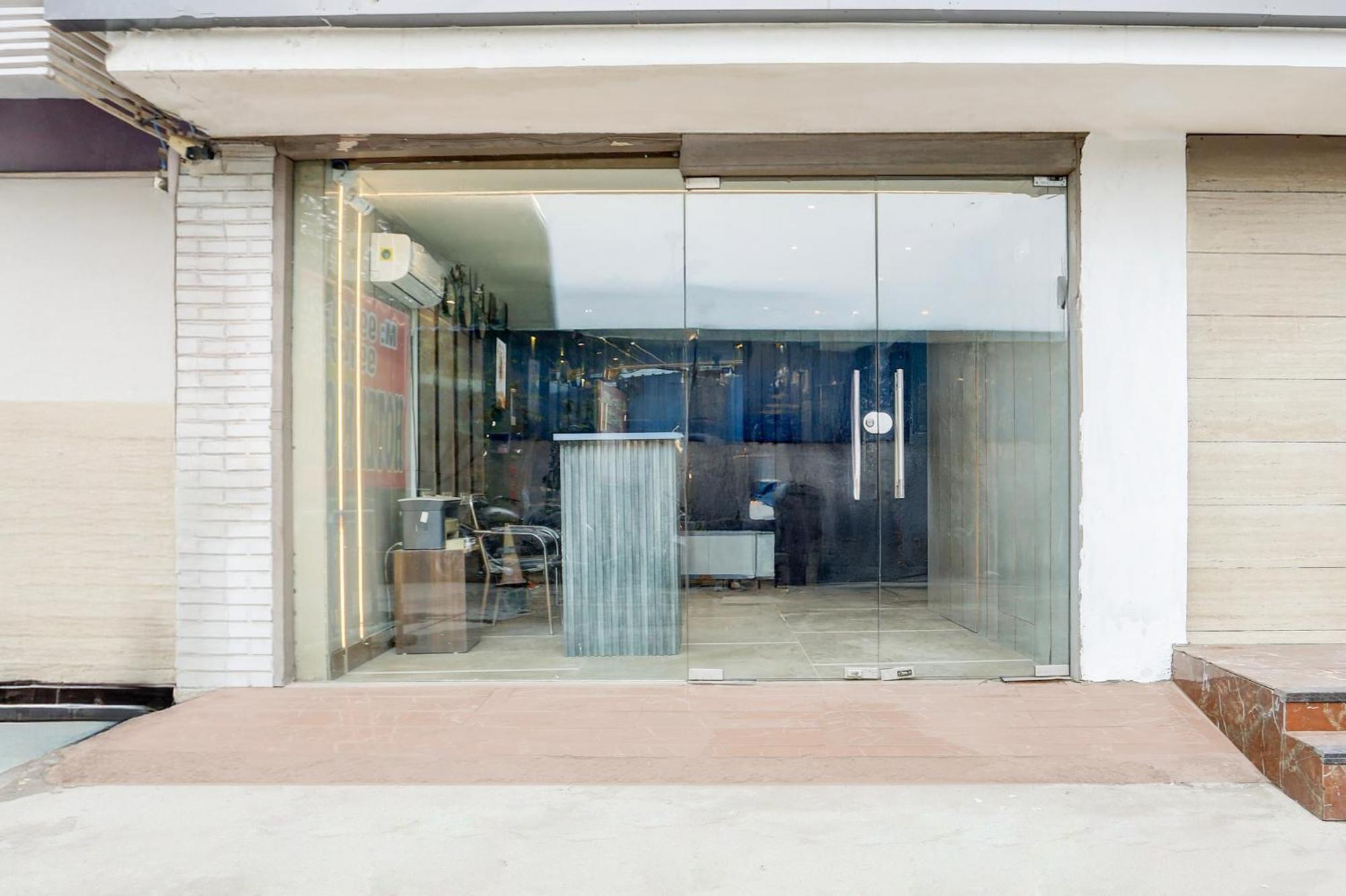 Super Townhouse Haibowal Chowk Ludhiana Luaran gambar