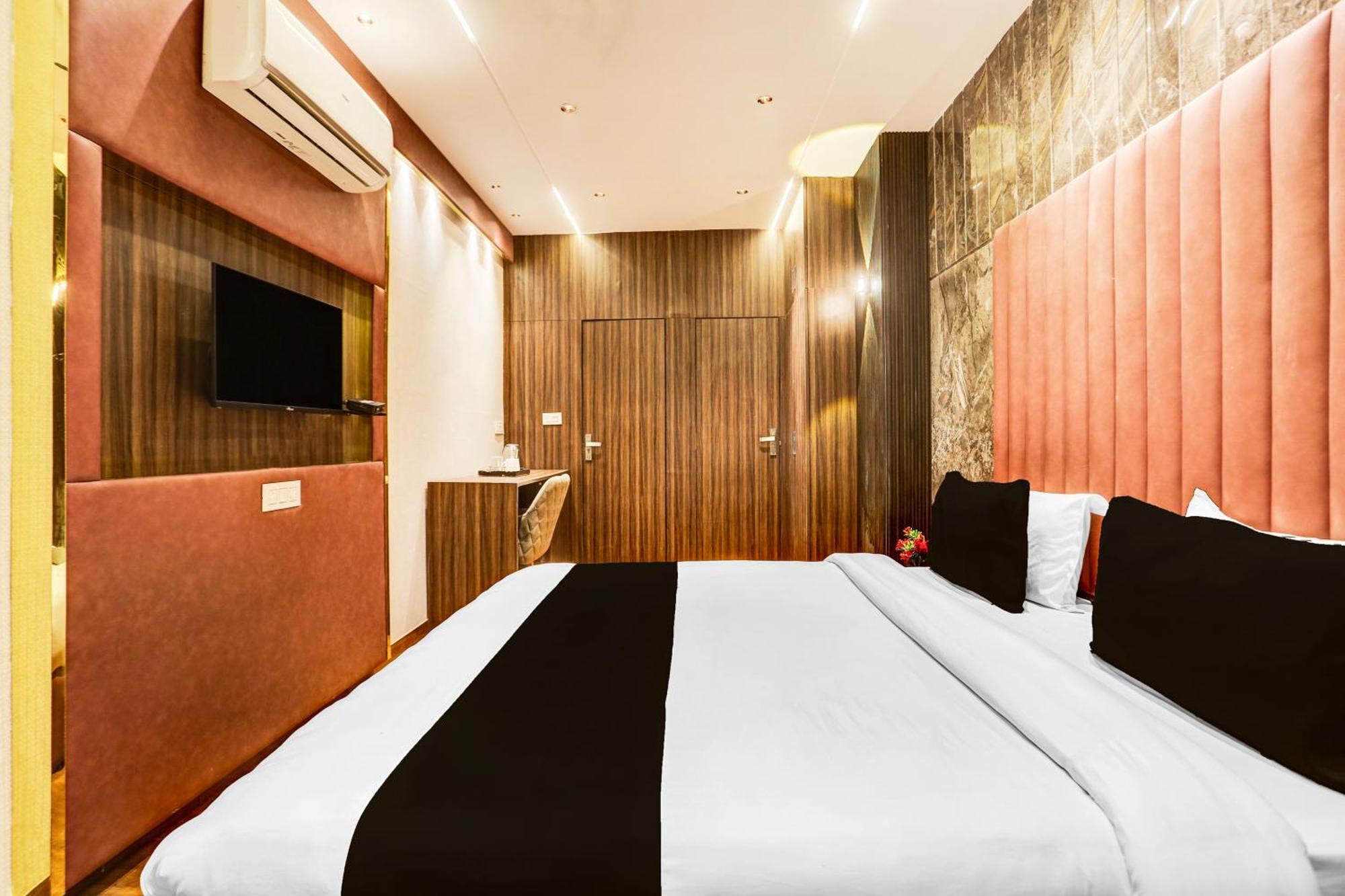 Super Townhouse Haibowal Chowk Ludhiana Luaran gambar