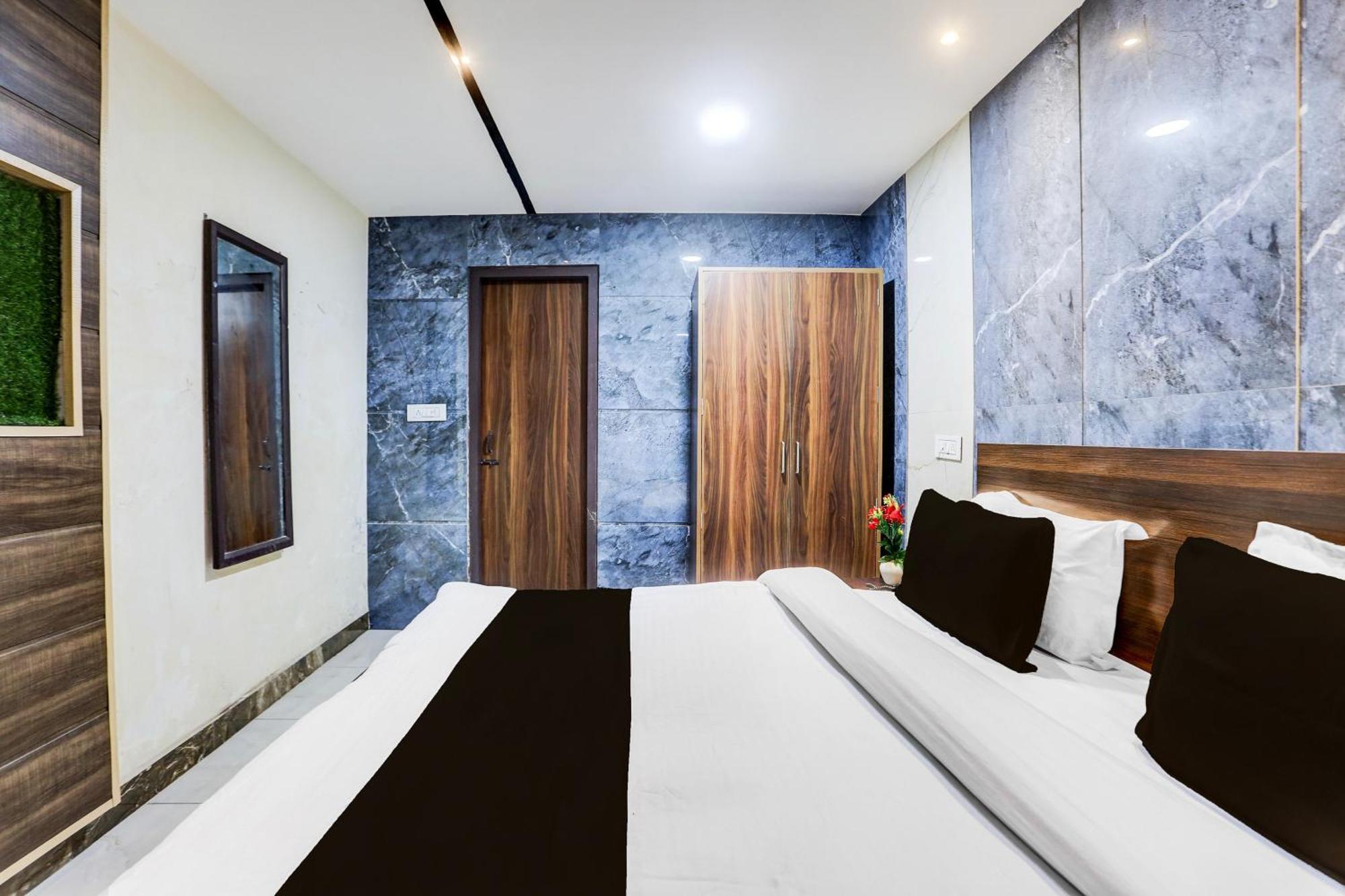 Super Townhouse Haibowal Chowk Ludhiana Luaran gambar