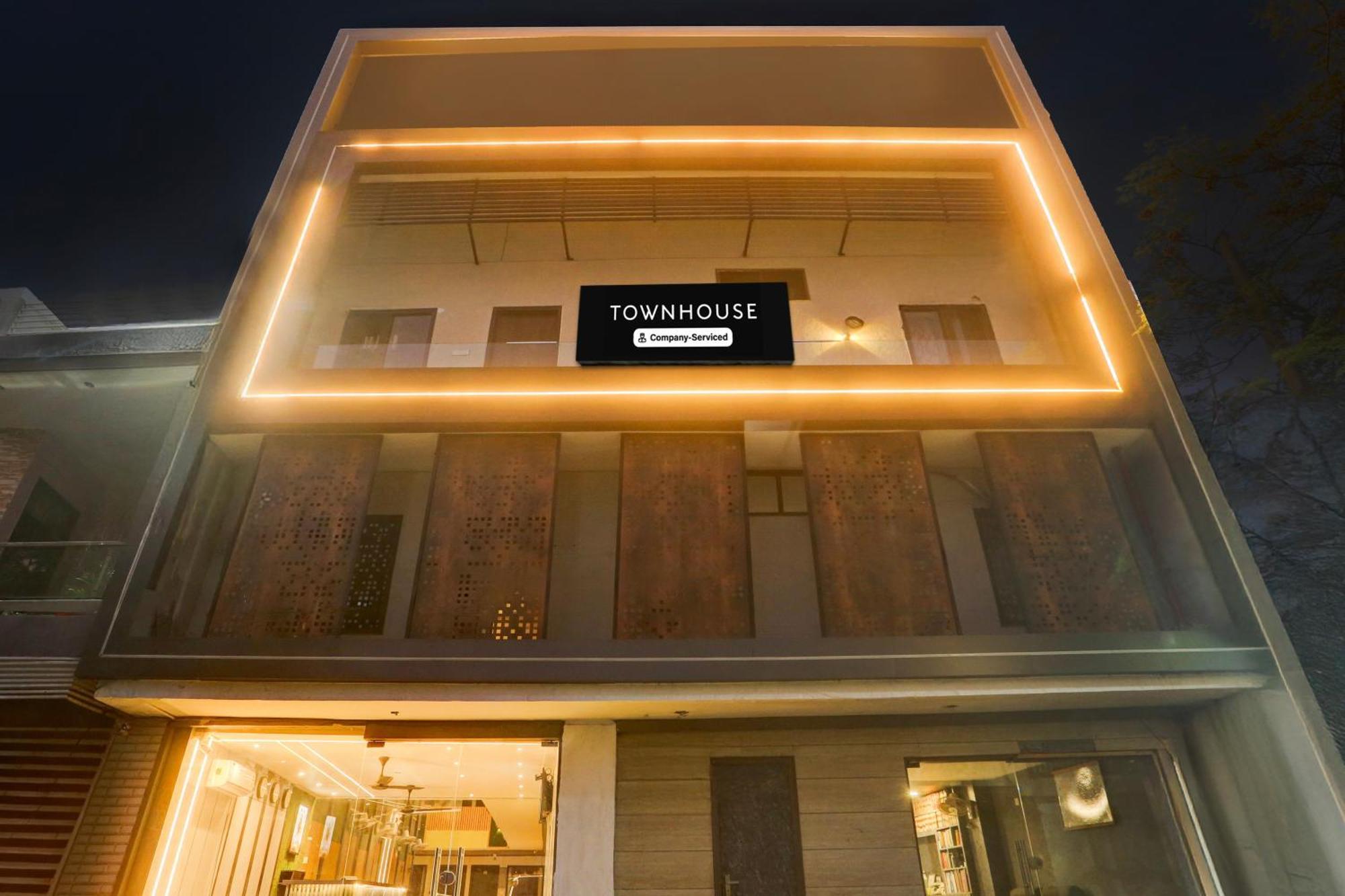 Super Townhouse Haibowal Chowk Ludhiana Luaran gambar