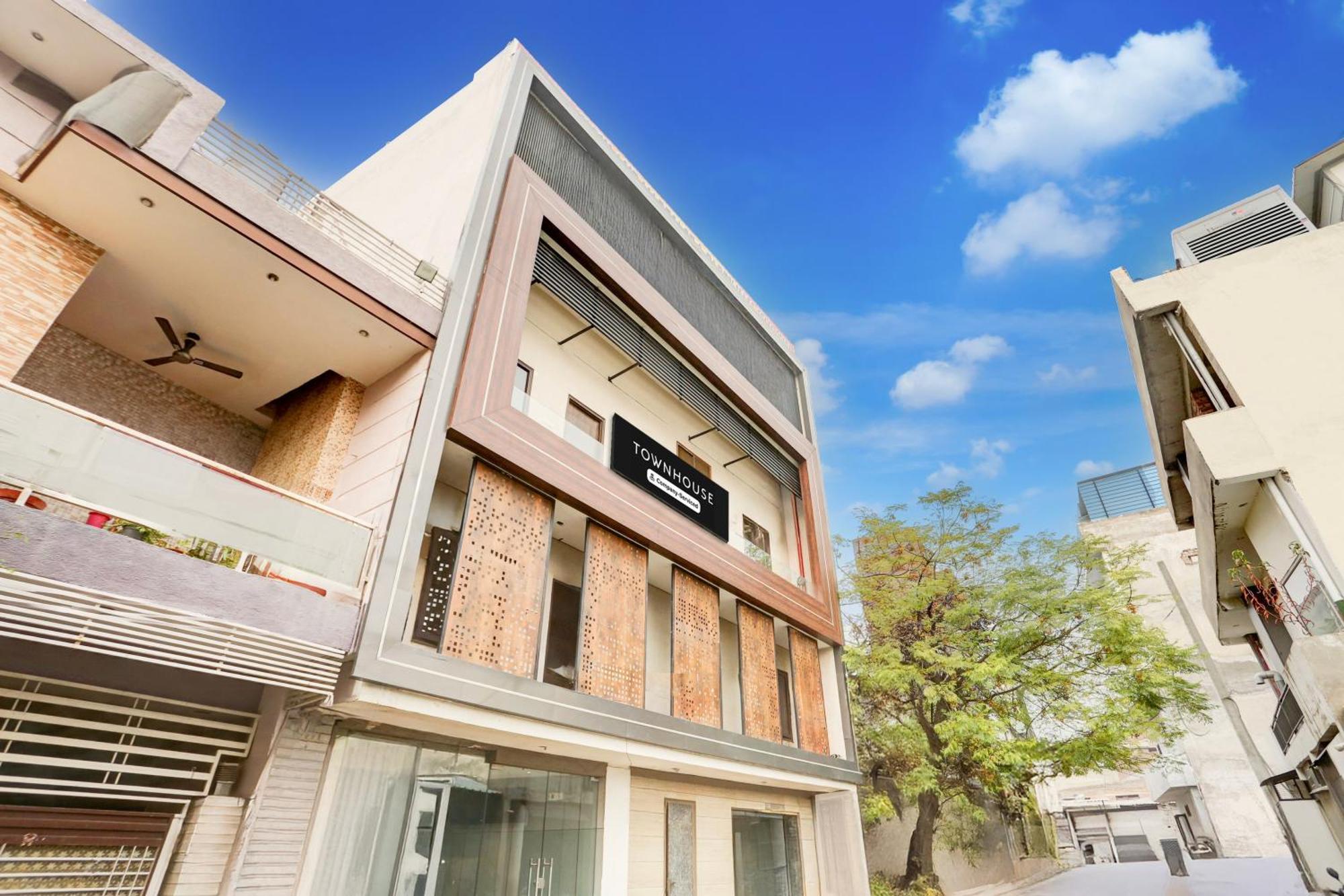 Super Townhouse Haibowal Chowk Ludhiana Luaran gambar