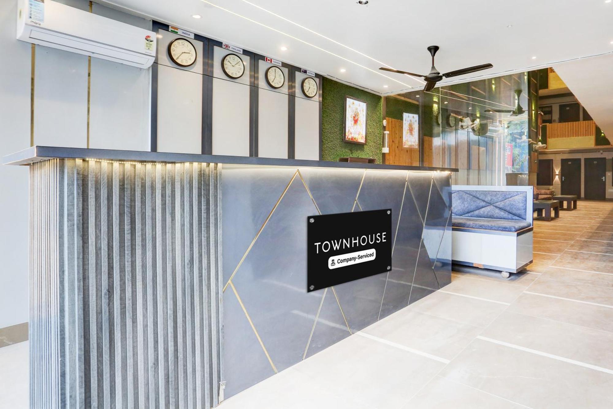 Super Townhouse Haibowal Chowk Ludhiana Luaran gambar