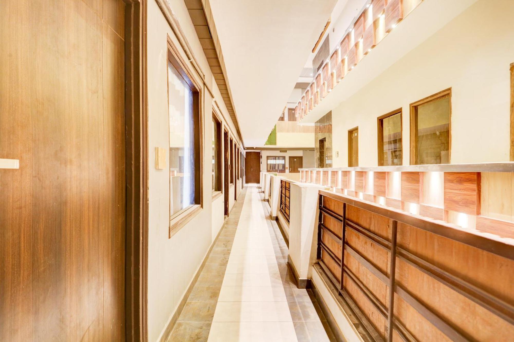 Super Townhouse Haibowal Chowk Ludhiana Luaran gambar