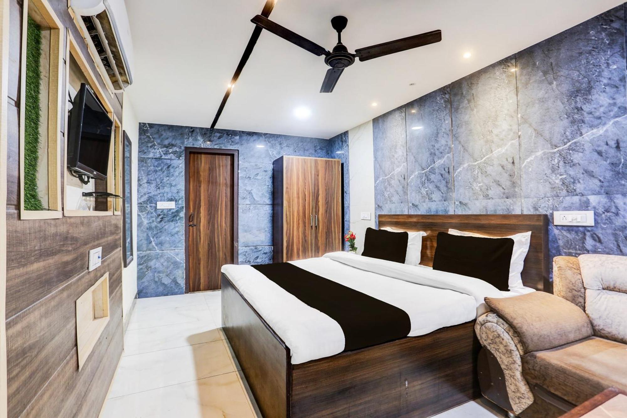Super Townhouse Haibowal Chowk Ludhiana Luaran gambar